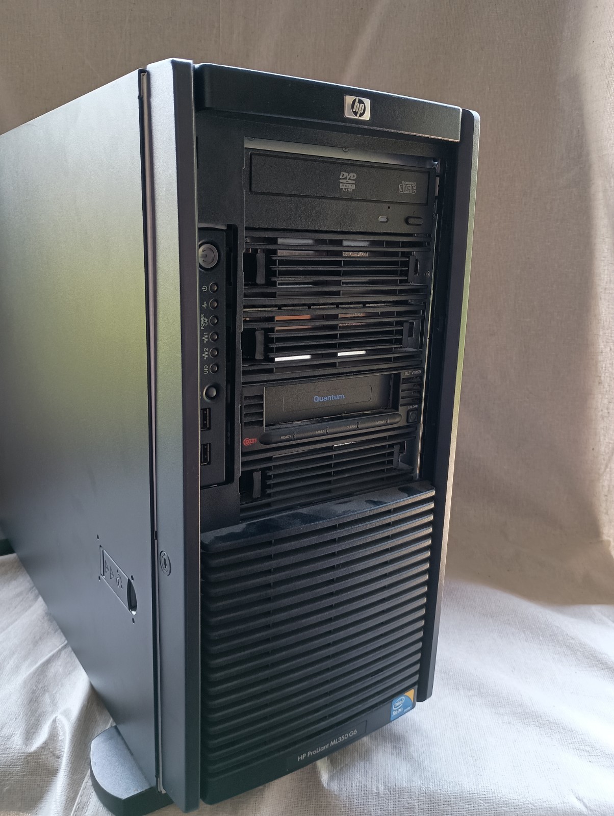 HP Proliant ML350 G6 Server Tower 4x 250GB HDD + Quantum DLT Tap Drive