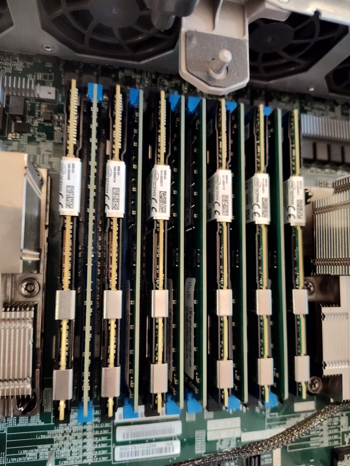 Cisco UCSC-C240-M5L Dual Xeon Gold 6244 3.6GHz 1512GB DDR4 Memory 2x1050W PSU
