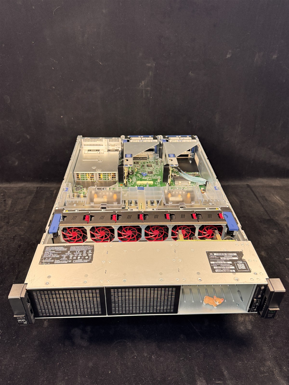 HPE ProLiant DL380 Gen10 G10 8SFF 2x 16C GOLD 6142 2.6GHz P408I 2xPSU NO RAM HDD