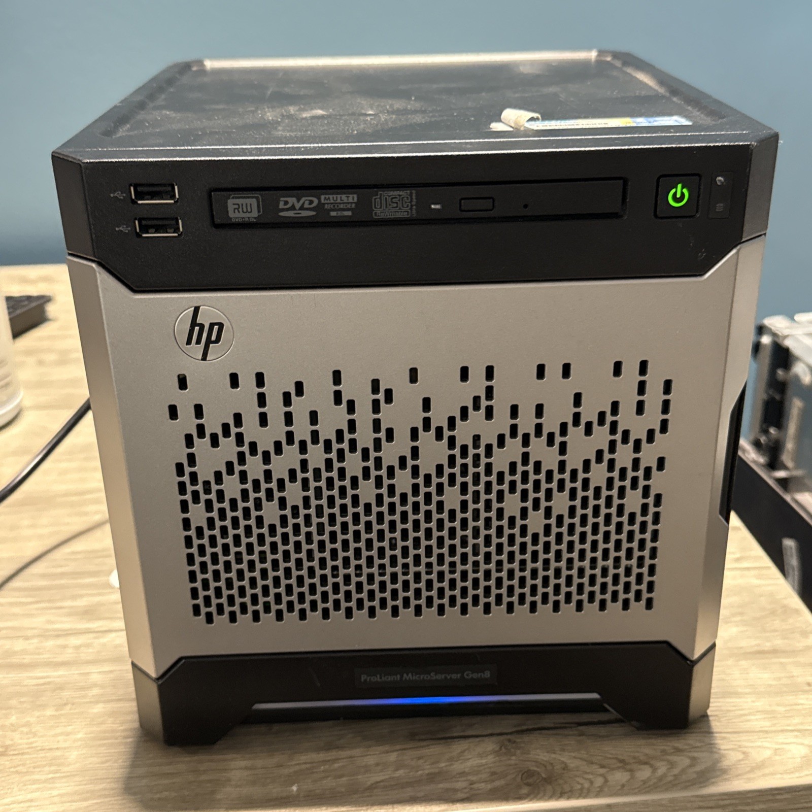 HP ProLiant MicroServer Gen 8, Pentium CPU, 4GB RAM, No OS No Drives