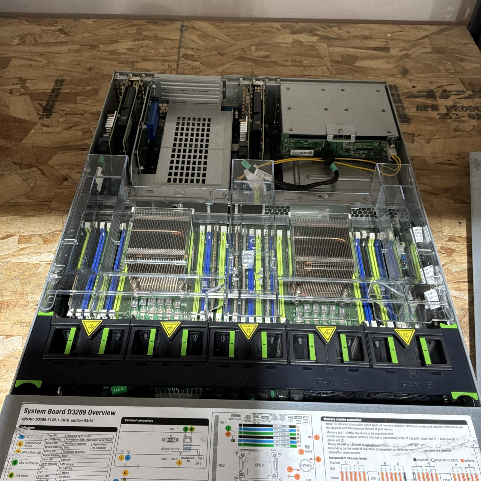 Fujitsu Primergy RX2540 M2 Xeon E5-2620 V4 2.10GHz 2x 240gb Server 96GB Ram C308
