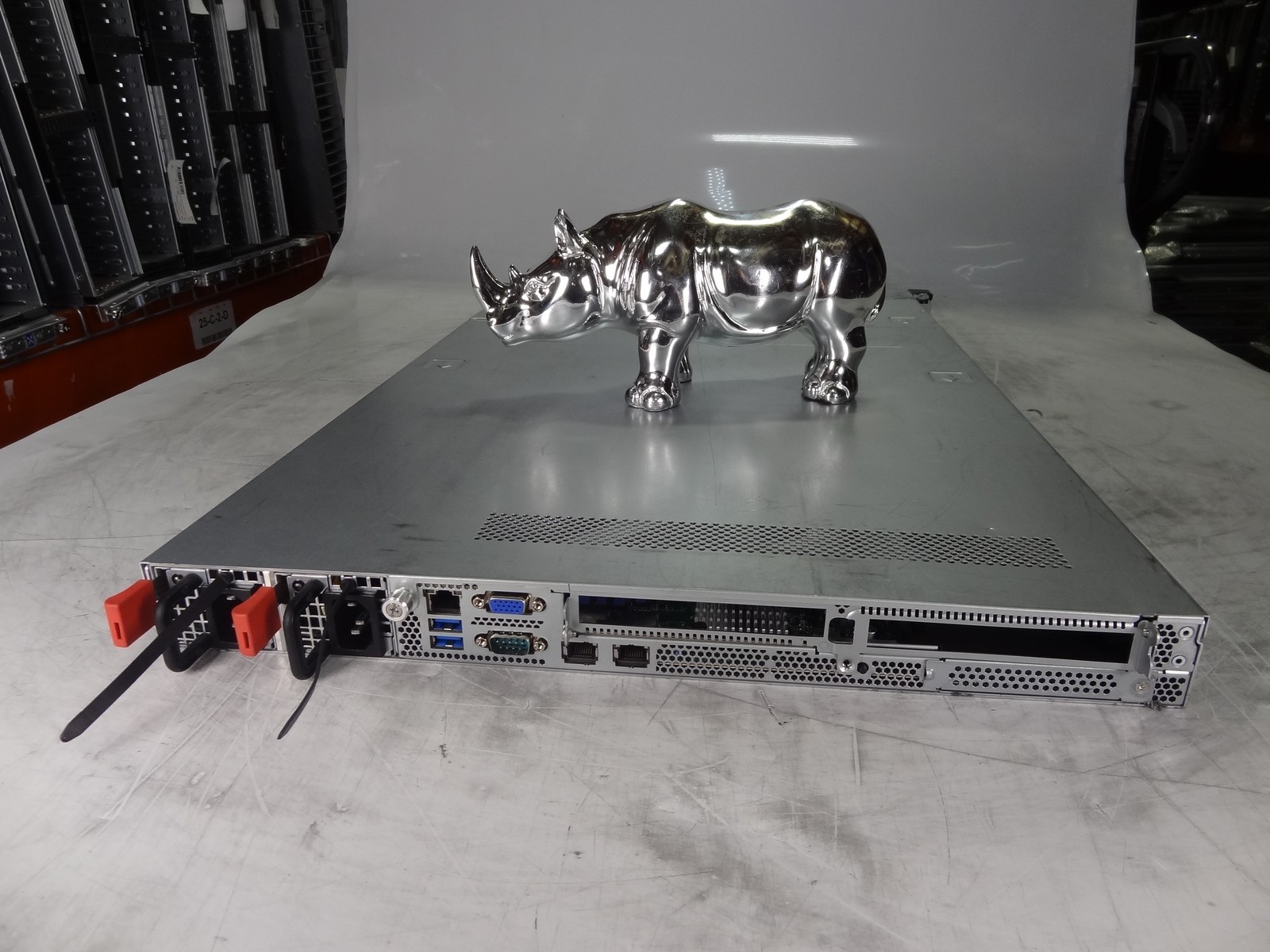 GC68A-B8056 TYAN 1U SERVER (12X2.5IN NVME, 1X EPYC 9004/05)