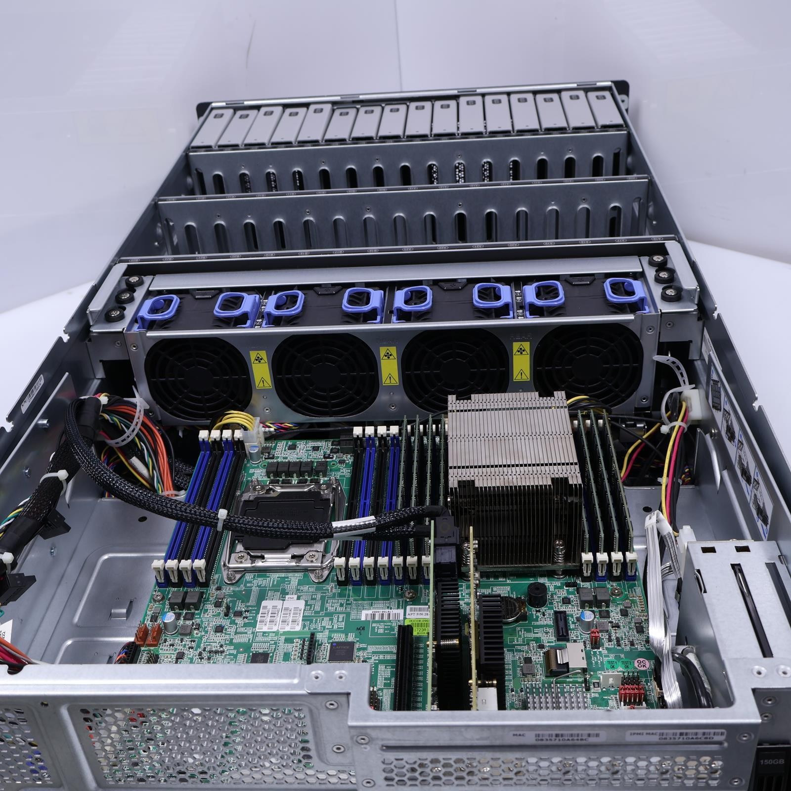 IBM Slicestor 2448 Intel Xeon E5-2637 v3 120GB 2x 150GB SSD No OS Server B1