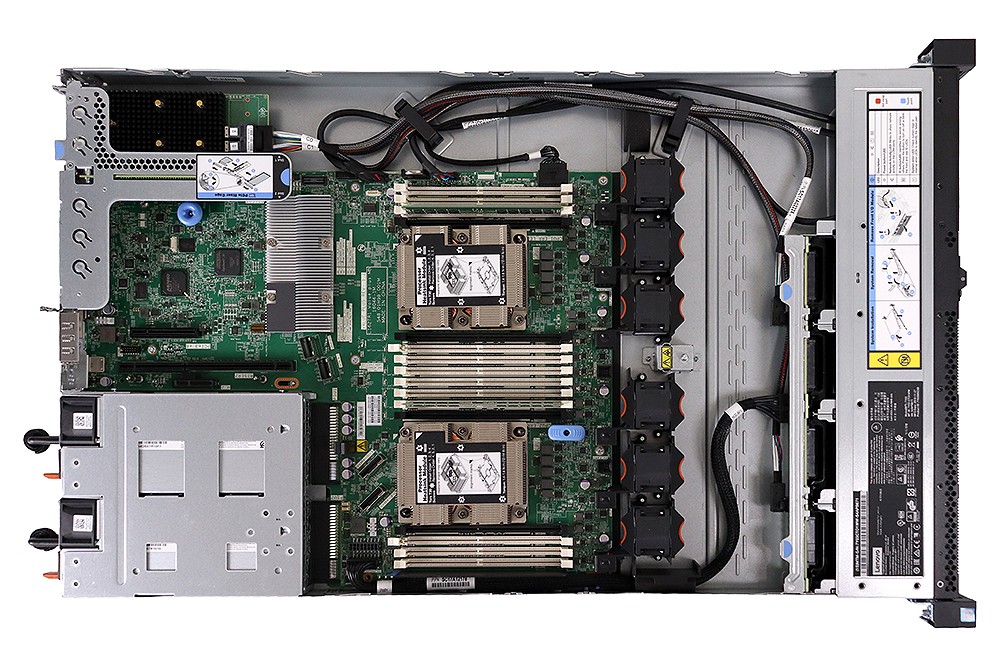 Lenovo ThinkSystem SR570 // 2x Xeon Gold 6142, 32GB RAM, 8x SFF, 530-8i, 2x PSU
