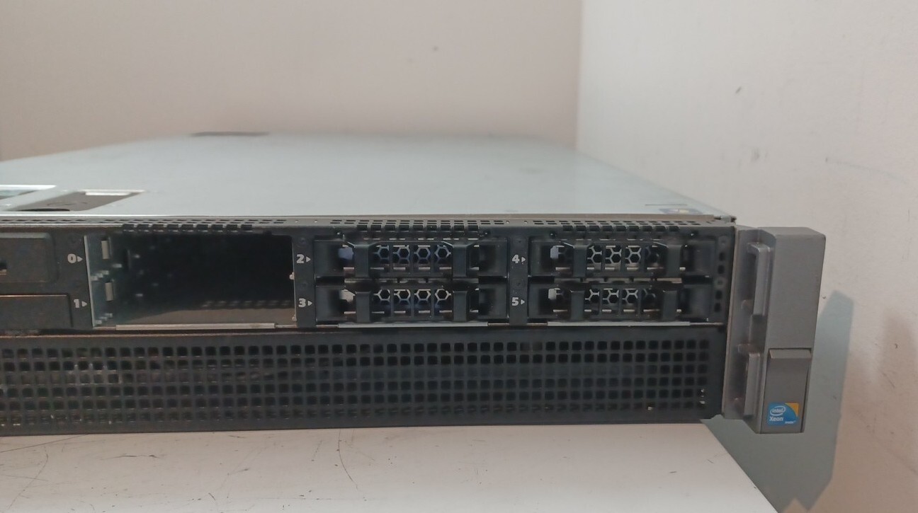 DELL PRECISION R7610 WORKSTATION 1x EIGHT CORE E5-2670 2.6GHz 8GB RAM 4x TRAYS