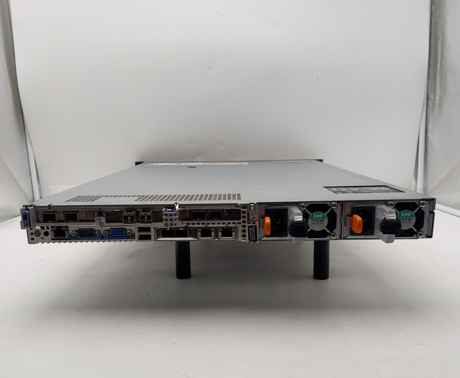 Dell Poweredge R630 2x Xeon E5-2643 3.40GHz 16GB RAM PERC H330 2x 750W PSU