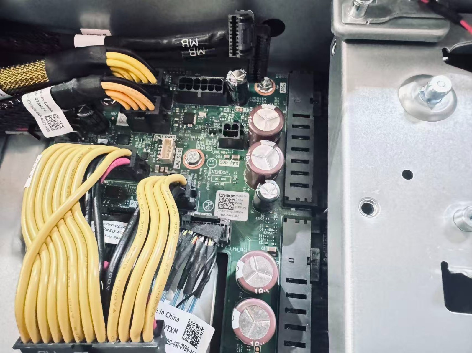 Dell PowerEdge R550 12x 3.5″ Bays Server Case Chassis Backplane Power Board
