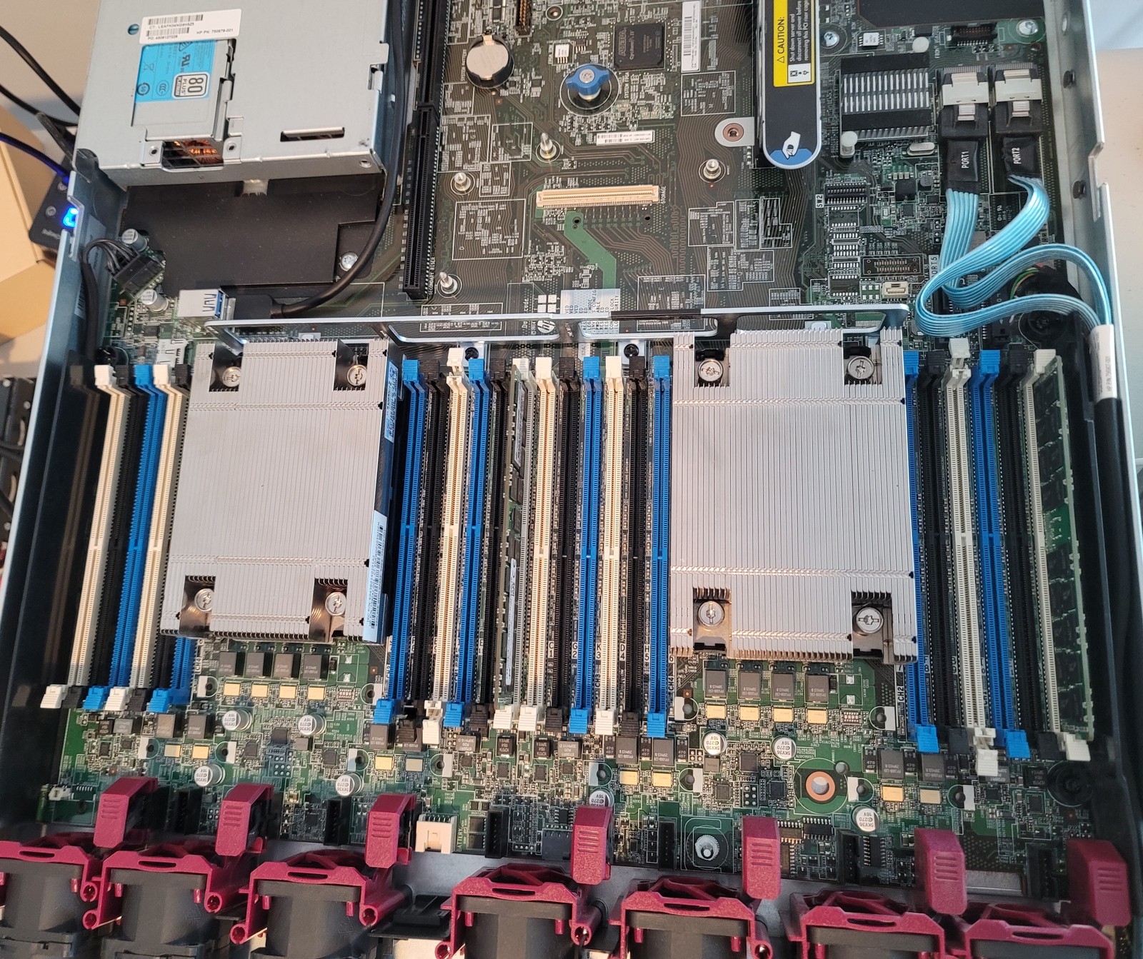 HPE Proliant Server DL360 Gen9; 2P E5-2620v3; 64GB; 2x300GB SAS HDD’s
