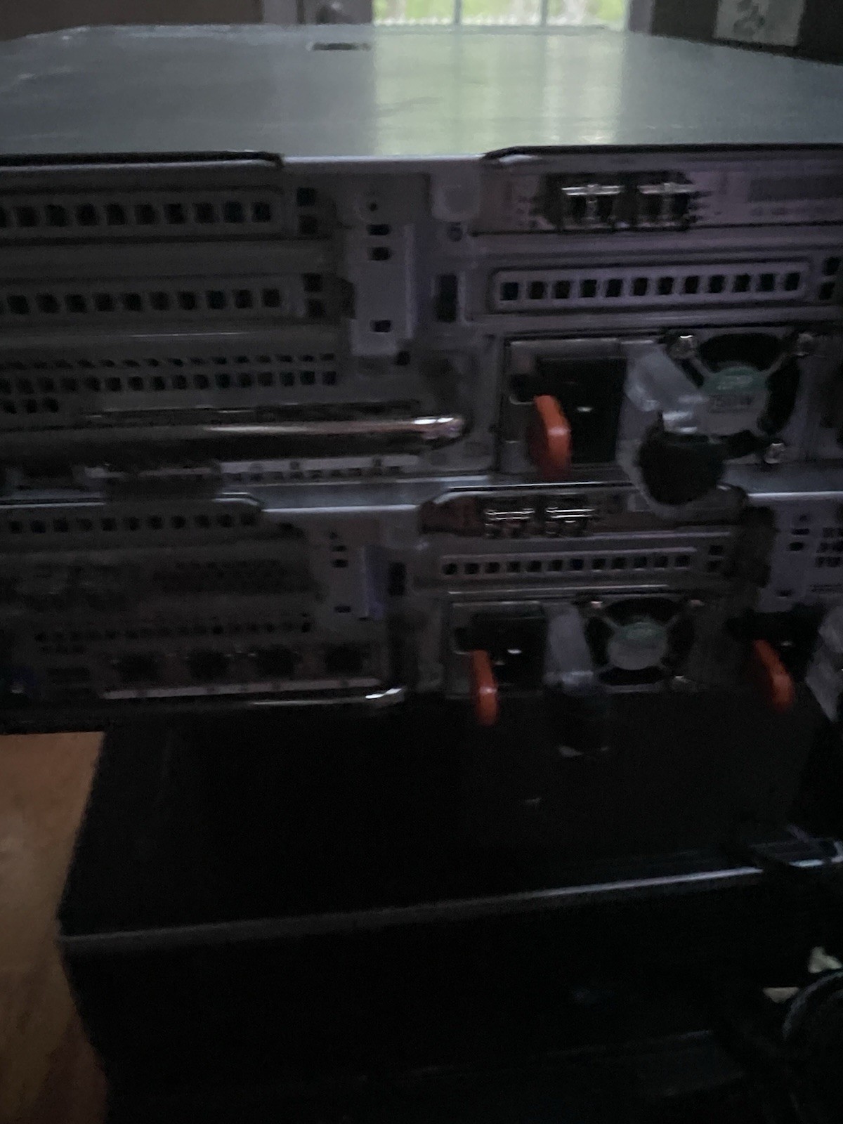 Dell PowerEdge R730 16-Bay 2U 2.5″ 2x Intel Xeon E5-2680 v3 2x 750w PSU No RAM