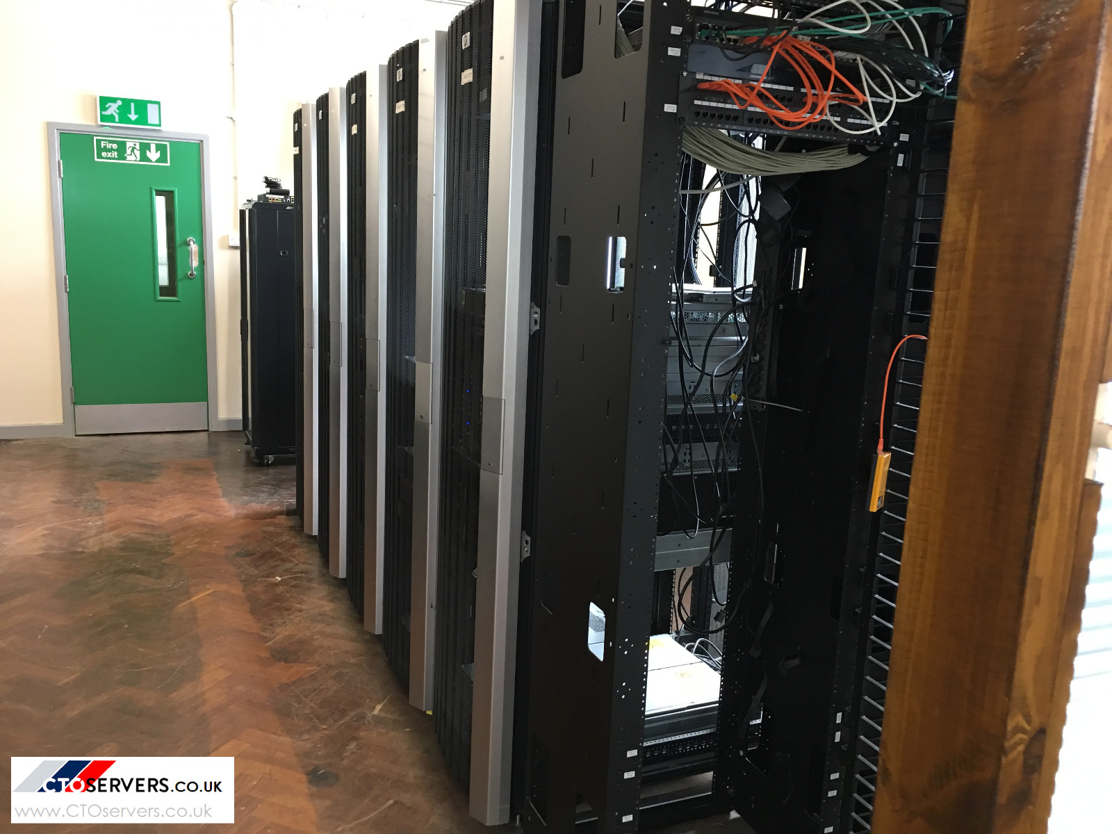 DELL T620 Server Dual 10 core E5-2670 V2 ** 256gb RAM 800GB SSD+ 30x 900GB SAS