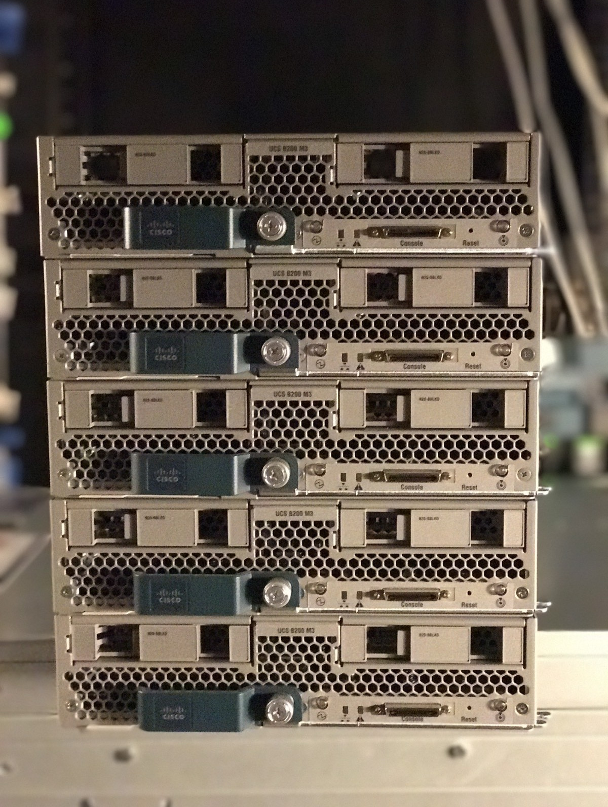 Cisco B200 M3 Two E5-2670V2 2.50GHz 64GB 1866MHz 2x 300GB VIC1240 Blade Server