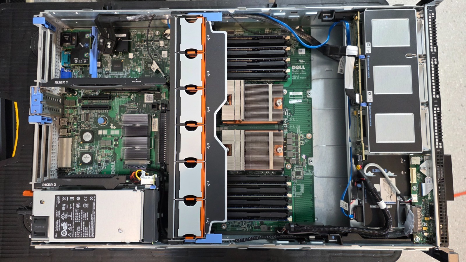 Dell PowerEdge R715, 2*AMD 6168 1.90GHz 24C, 16GB Ram, iEnterprise, No Ctrlr/HDs