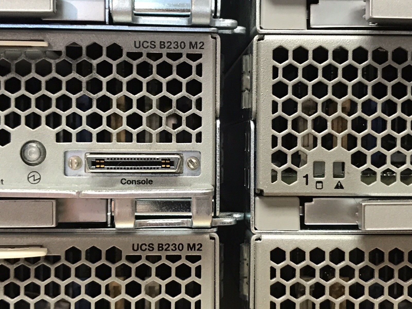 Cisco B230 M2 Dual Intel Xeon E7-2870 10 Core 256GB ECC RAM Blade Server 2x Tray