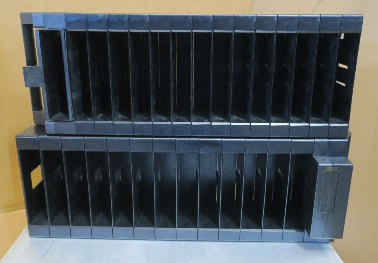 HP Storageworks MSL5026 S2 Backup Tape Library SDLT LTO 293472-B22 no tape drive