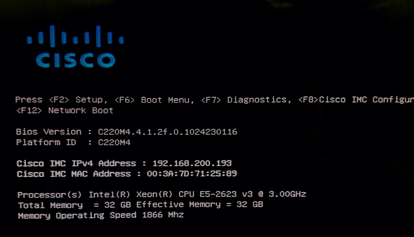 Cisco UCS C220 M4 8x 2.5″ SFF Server 2x E5-2623 v3 2x 300GB HDD MRAID12G 2x PSU