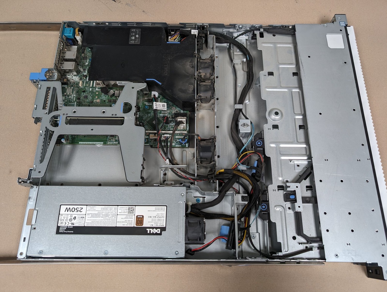 DELL OEMR XL R240 Server w/ 1x Intel Xeon E-2124 3.30 GHz PN: E57S001