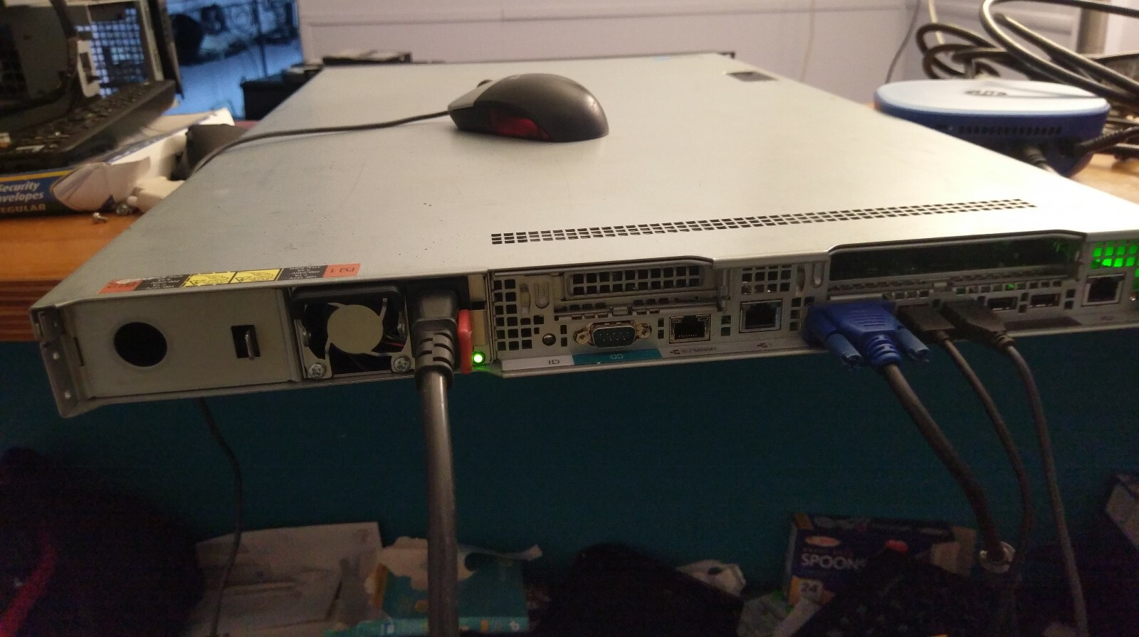 Lenovo ThinkServer RD340 Xeon E5-2407 v2 24GB(4x6GB) DDR3 ECC No O.S/HDD