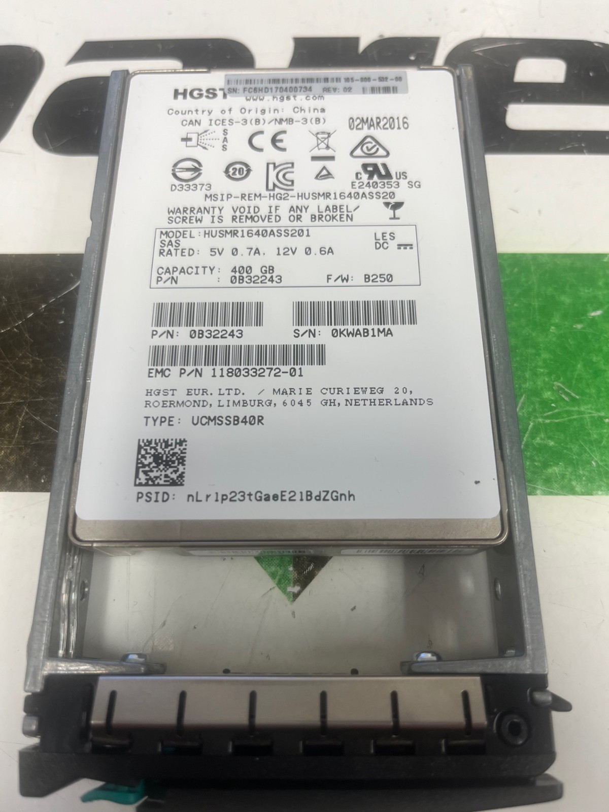 EMC HGST HUSMR1640ASS201 400GB 2.5in MLC 12G SAS SSD 118033272-01 105-000-532-00