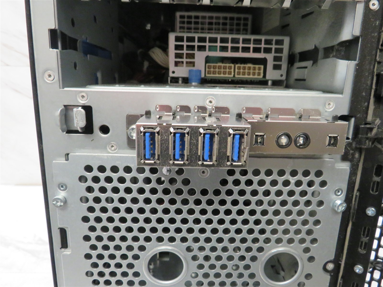 HP Proliant ML30 Gen 9 Sever Intel Xeon E3-1240L@2.1GHz 32GB RAM No Drives