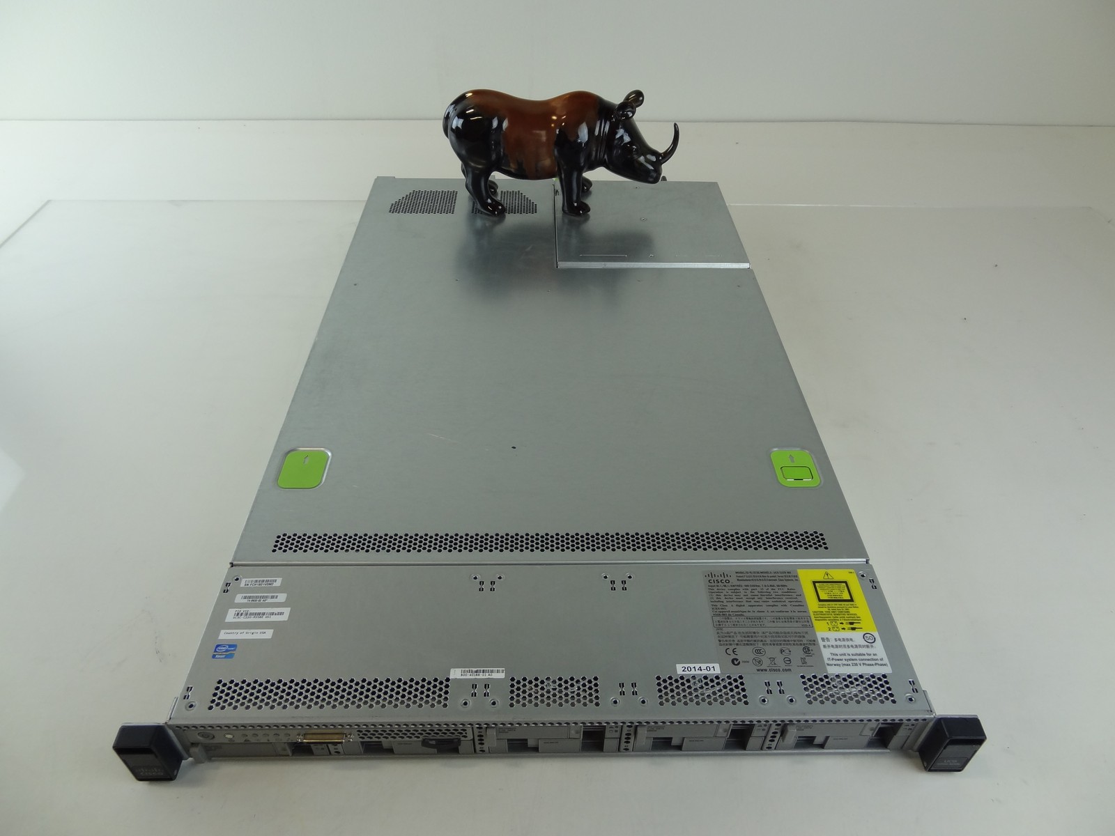 Cisco UCS-C220-M3 UCS C220 M3 2.5in Server