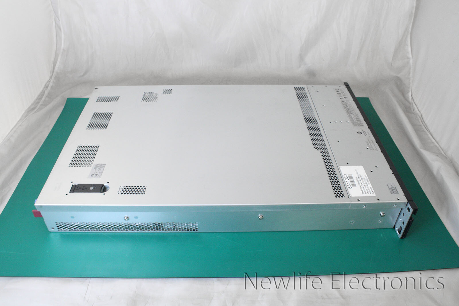 HP AH395A Integrity rx2800 Server (2 x 1.6GHz CPU/32GB RAM/No Drives)