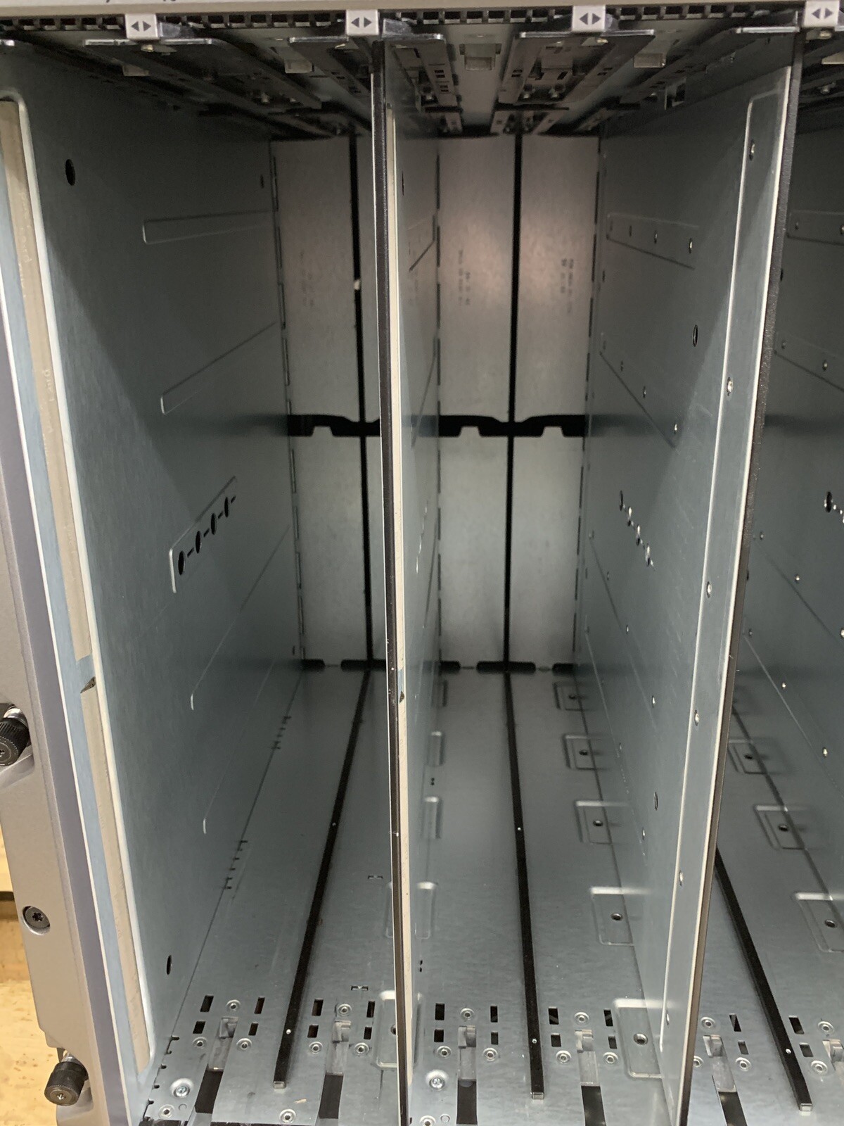 Dell PowerEdge M1000E 16x Slots Blade Server W/ 6x Power Supplies