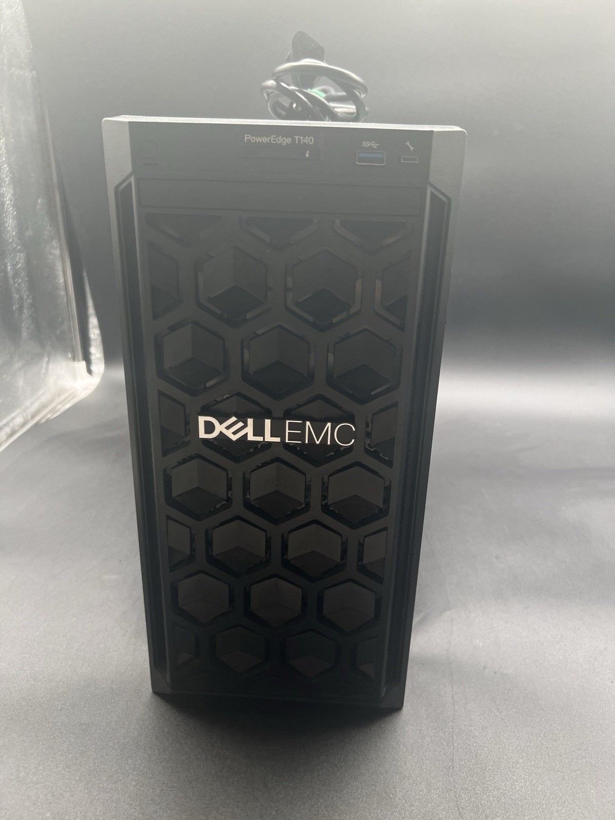 Dell PowerEdge T140 Mini Tower Server Xeon E-2224 3.40GHz 3.49 TB 32GB RAM No Os