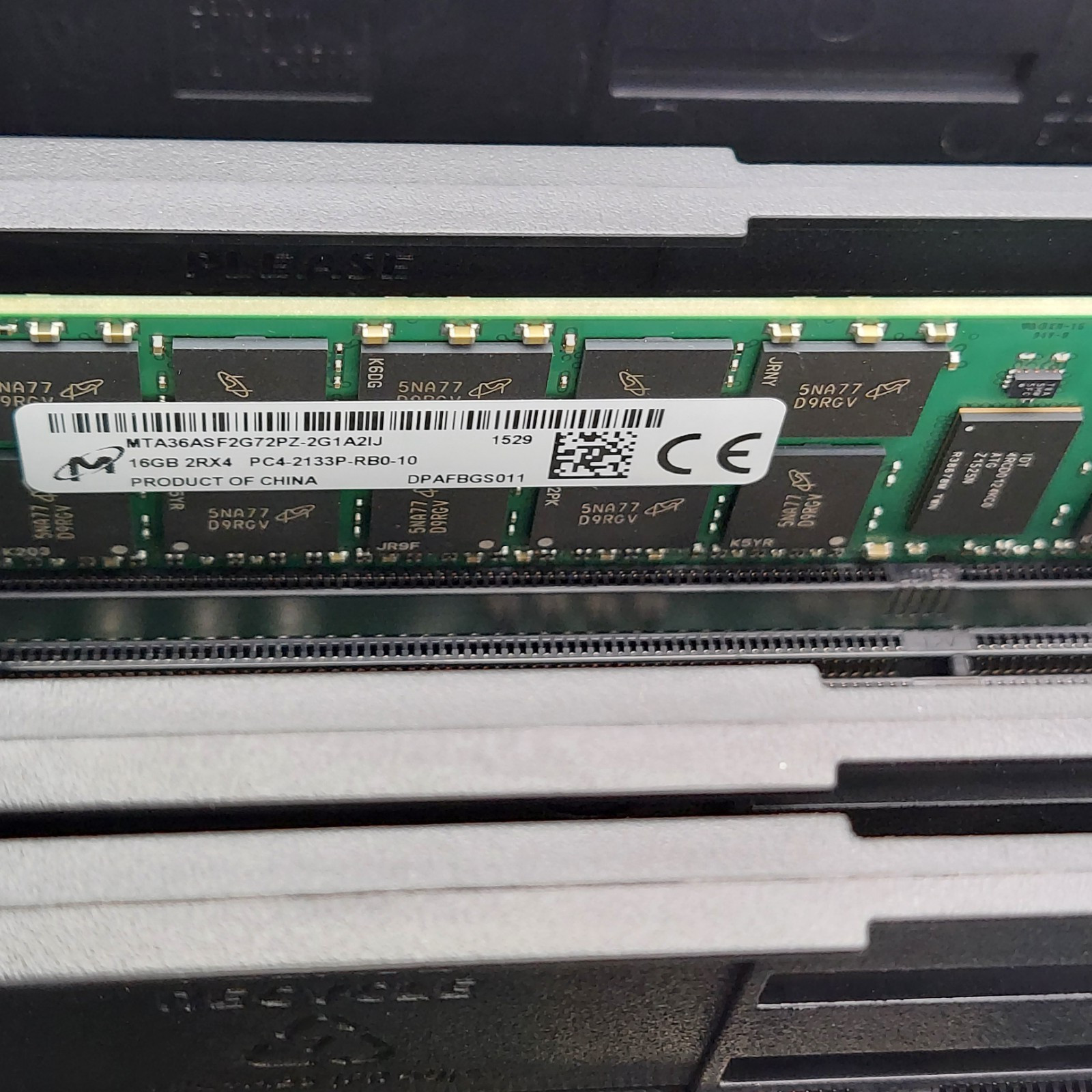 Dell Poweredge R630 2x Xeon E5-2643 3.40GHz 16GB RAM PERC H330 2x 750W PSU