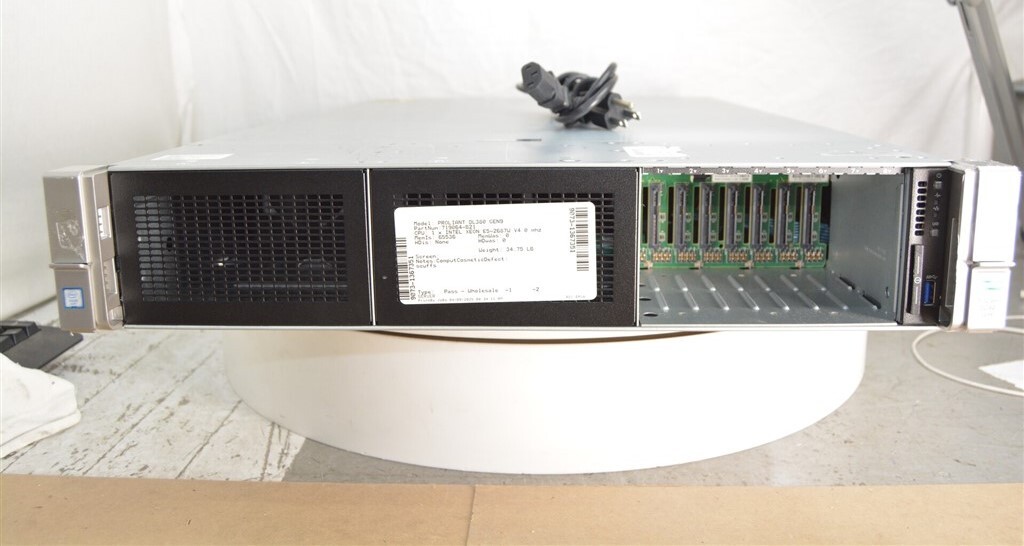 HP PROLIANT DL380 GEN9 777339-S01 8×2.5″ Server XEON E5-2640 V3 8GB NO RAID