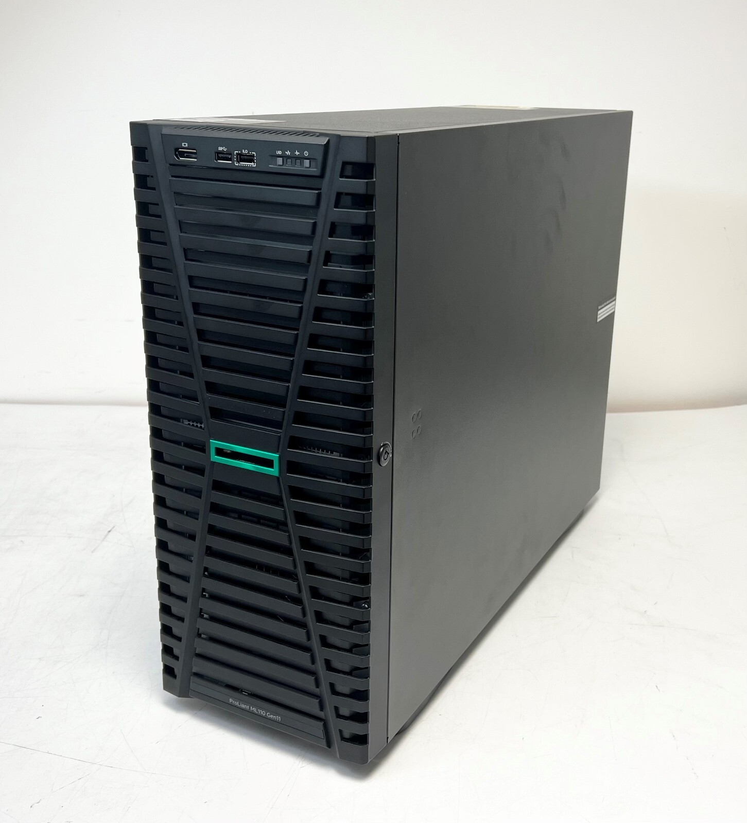 HPE ML110 Gen11 1x 4509Y 8-Core 32GB-R MR408i-o 2x 480GB SSD 800W Tower Server