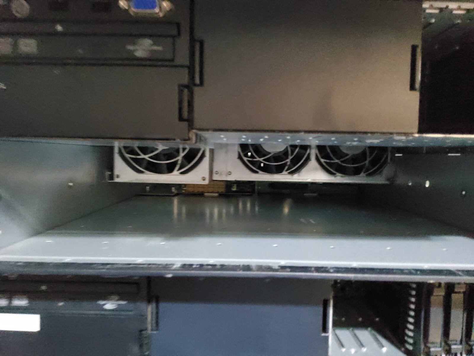 HP Proliant Dl580 Server 4 Xeon CPUs 48Gb of ram no storage