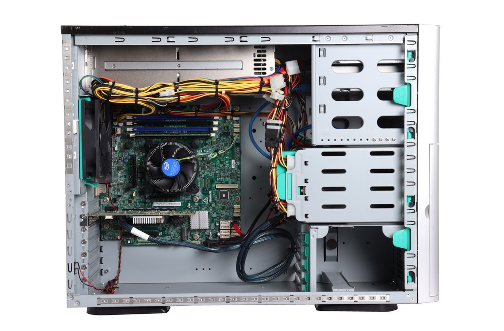Terra Server 4030 G3 // E3-1280 v5, 16GB RAM, 4x LFF, ASR-8405, 2x PSU