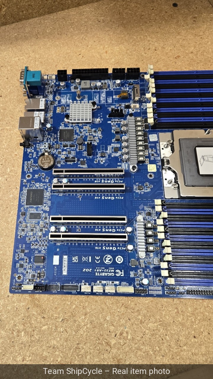 GIGABYTE MZ33AR1 Rev 3x Server Motherboard AMD EPYC 90059004 EATX UP G1N