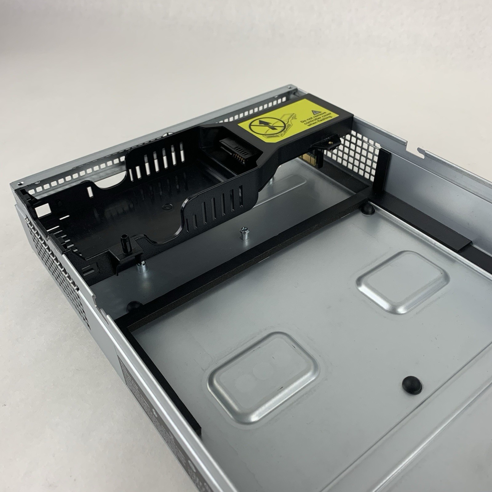 Dell E18M001 HG9TD 654Y9 Storage Barebones Chassis w/ Screws No MB, Ram, CPU